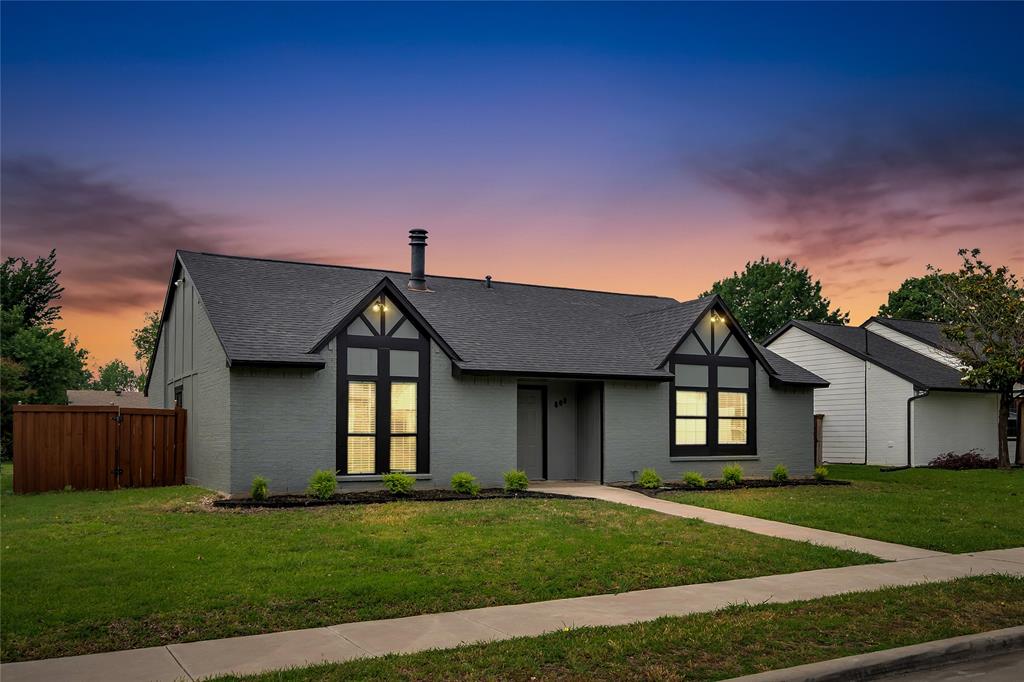 808 Warwick Drive