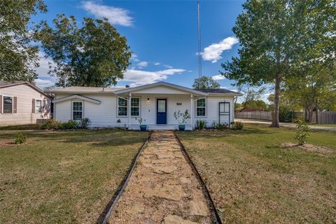 943 Gibbard Avenue Wills Point TX 75169