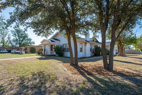 602 E Beauregard Street Rotan TX 79546