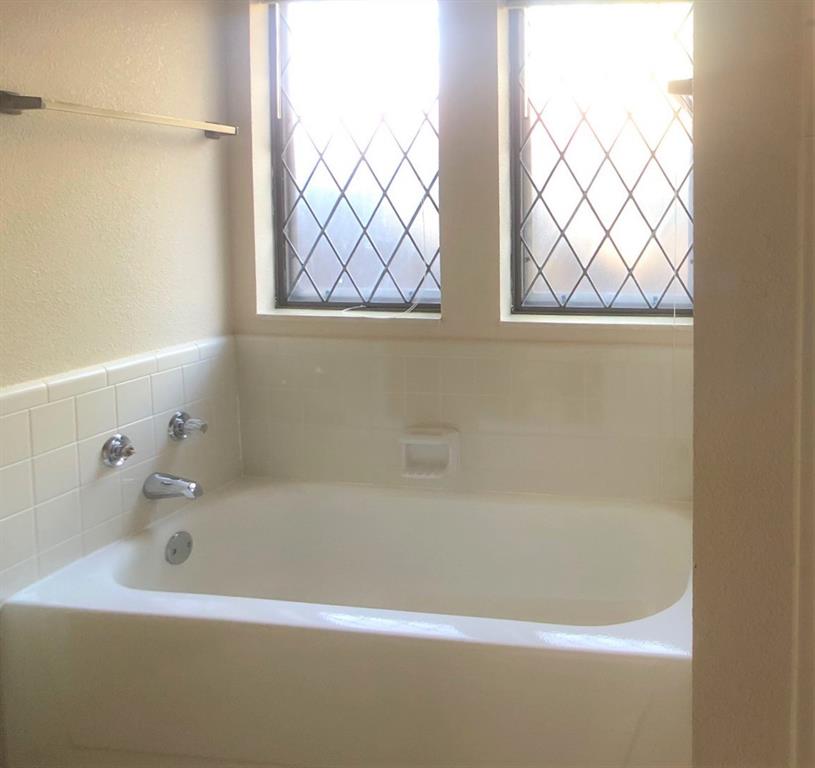 3924 Wentworth Drive