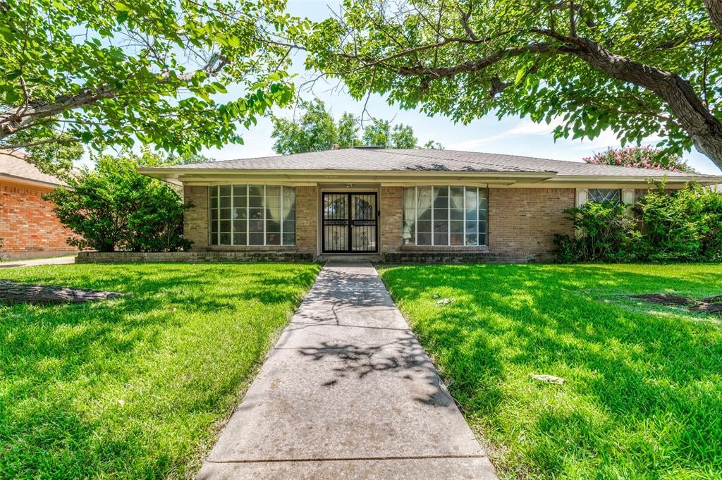 10512 Royal Chapel Drive