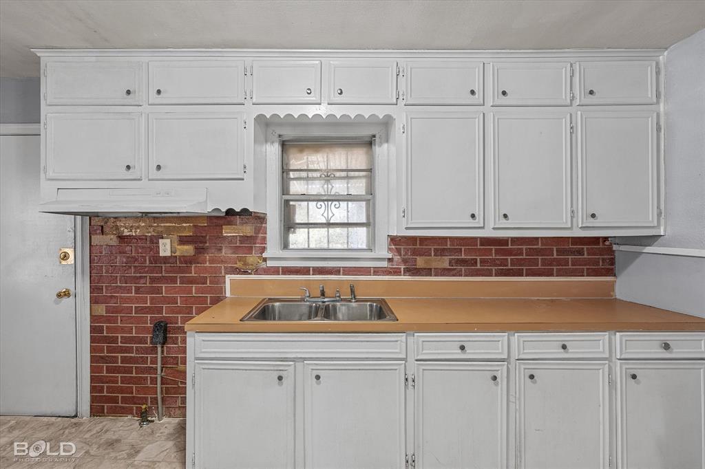 E Sunset Acres Sub - Residential Lease