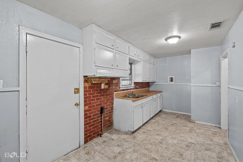 E Sunset Acres Sub - Residential Lease