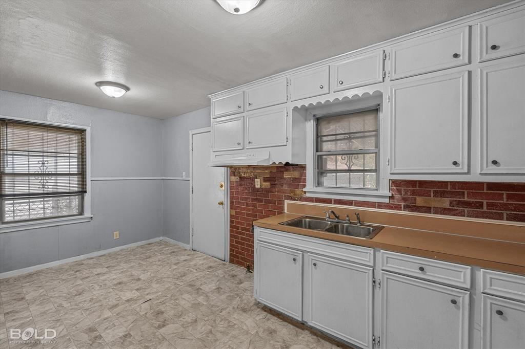 E Sunset Acres Sub - Residential Lease