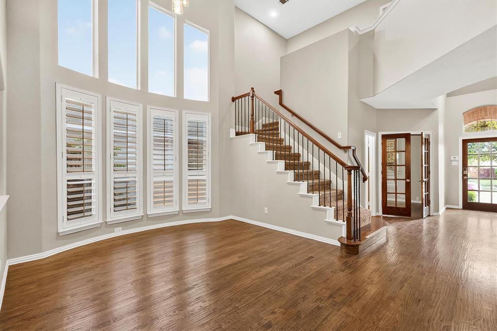 405 Twin Knoll Drive