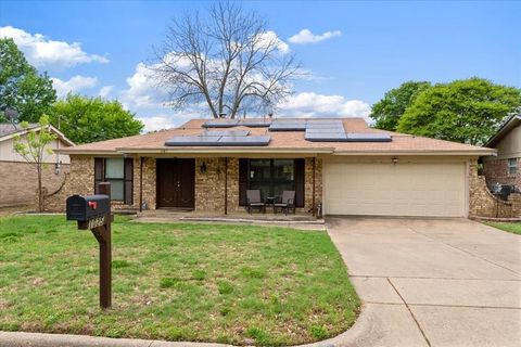 Photo of 1025 Livingston Drive, Hurst, TX 76053 (MLS # 21215707)