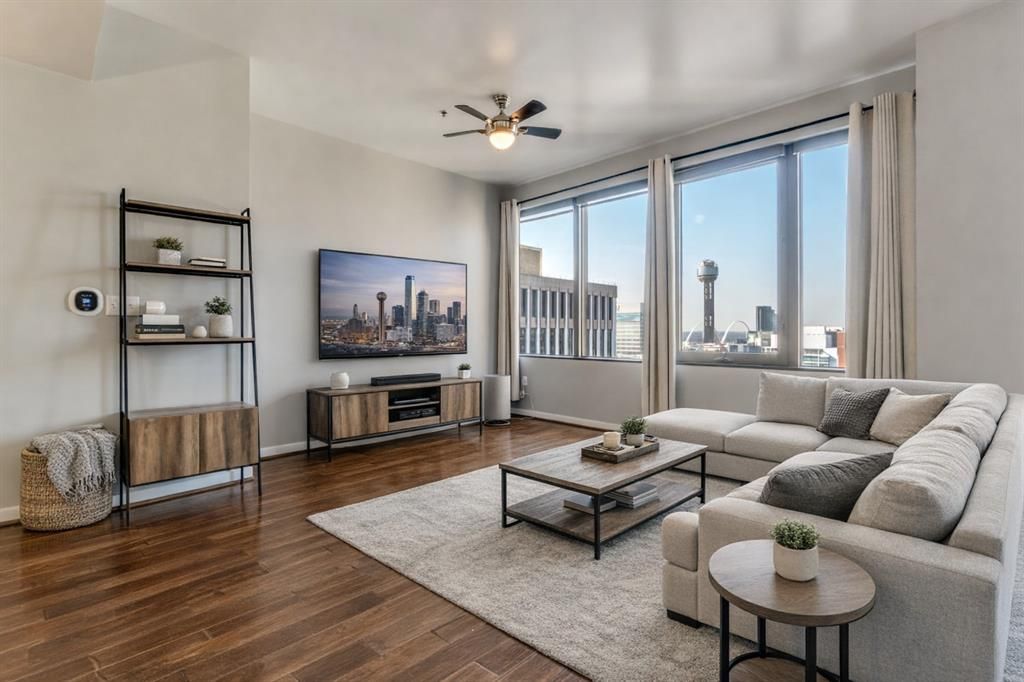 Photo of 1200 Main Street #1506, Dallas, TX 75202 (MLS # 21306807)