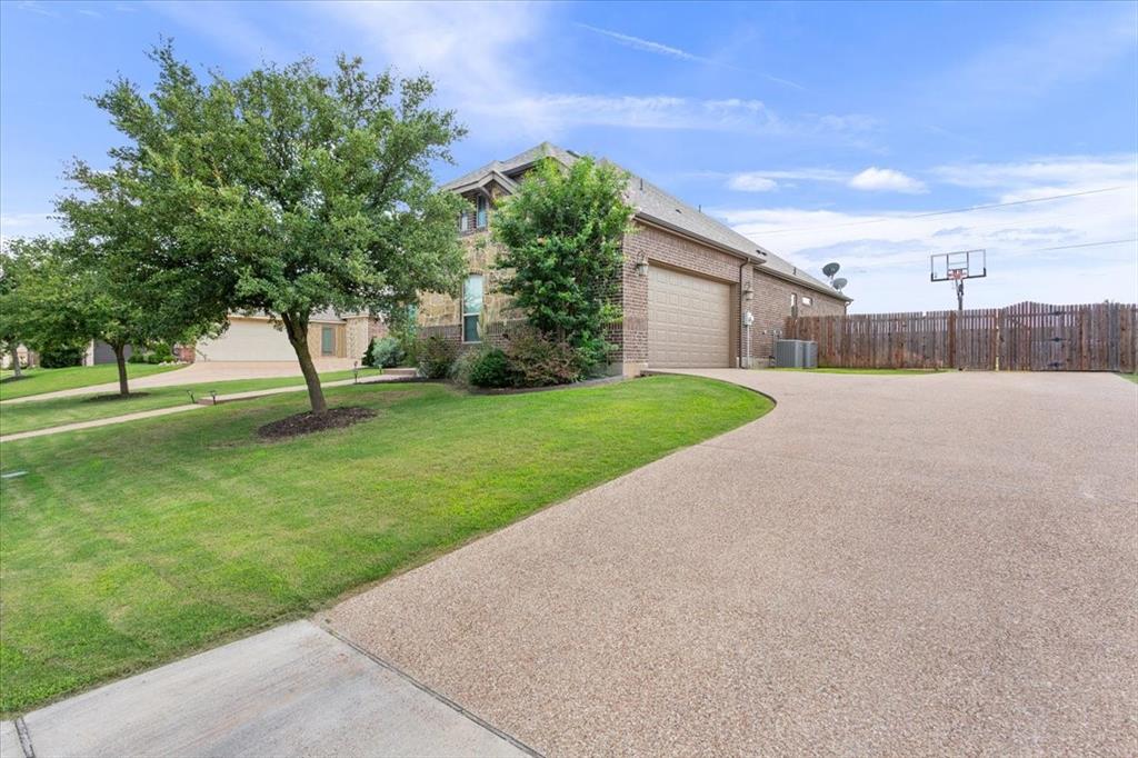 2213 Therese Drive
