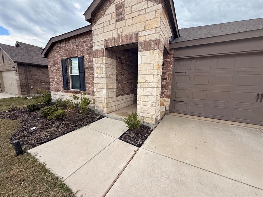 Step into this beautifully designed 3-bedroom, 2.5-bathroom home located in the highly sought-after Verandah community of Royse City. Featuring a modern open floor plan, this home combines comfort and style with practical living spaces perfect for families or entertaining.  Spacious living area with natural light flowing throughout
Gourmet kitchen with quartz countertops, stainless steel appliances, and ample cabinet storage