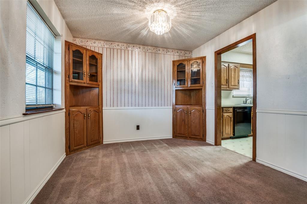 405 Shadowwood Trail