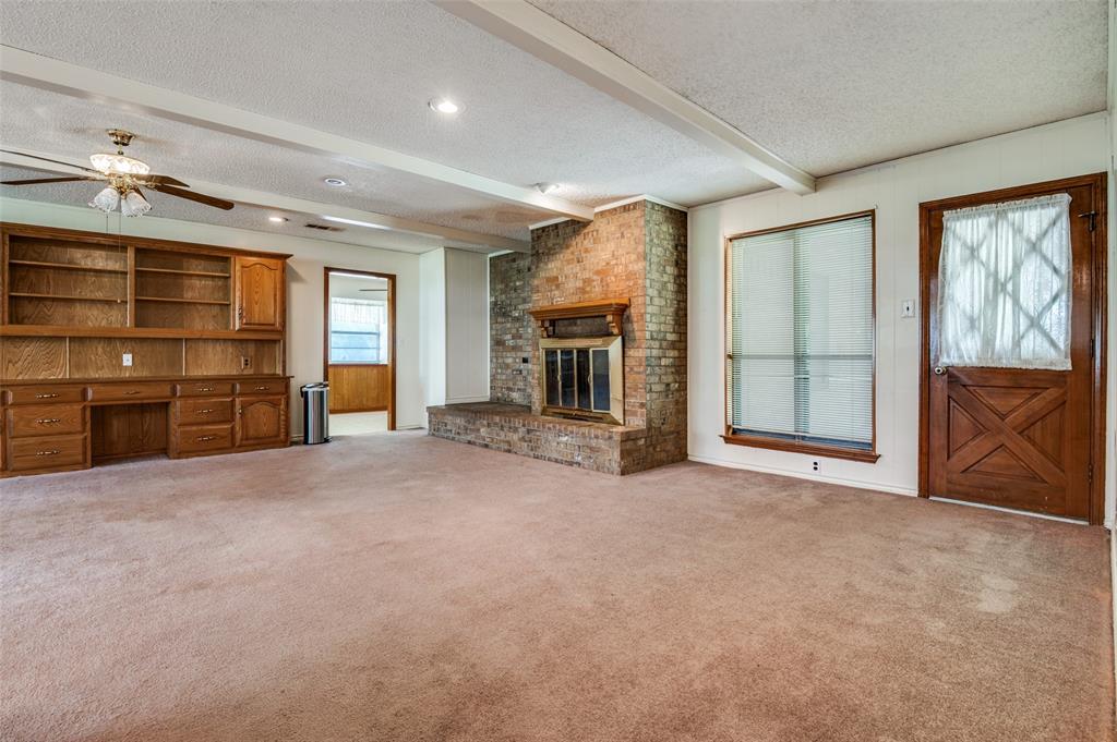 405 Shadowwood Trail