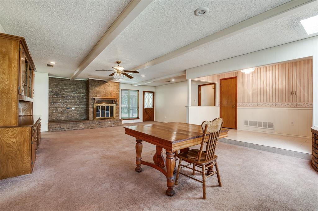 405 Shadowwood Trail