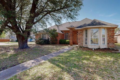202 W Willow Creek Drive Glenn Heights TX 75154