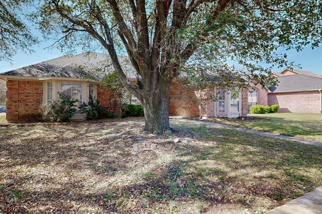 202 W Willow Creek Drive