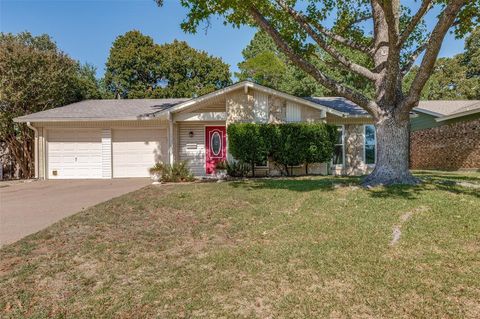 2114 Valley Lane Arlington TX 76013