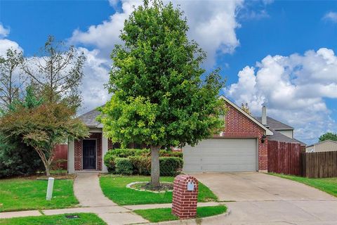 Photo of 717 Chelsea Drive, Midlothian, TX 76065 (MLS # 21091478)