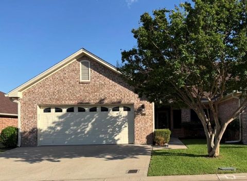 Photo of 9123 Darby Lane, Waco, TX 76712 (MLS # 21259397)