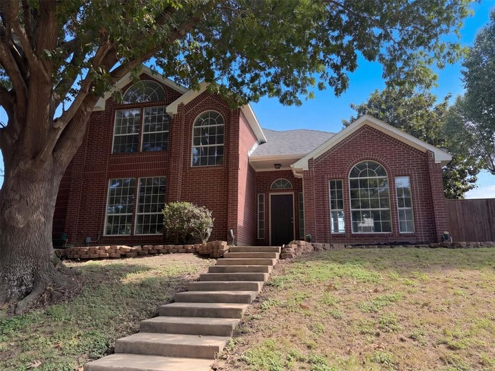 Photo 1 of 22 — 708 Fall Wheat Drive, DeSoto, TX 75115