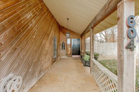 A home in Lindale