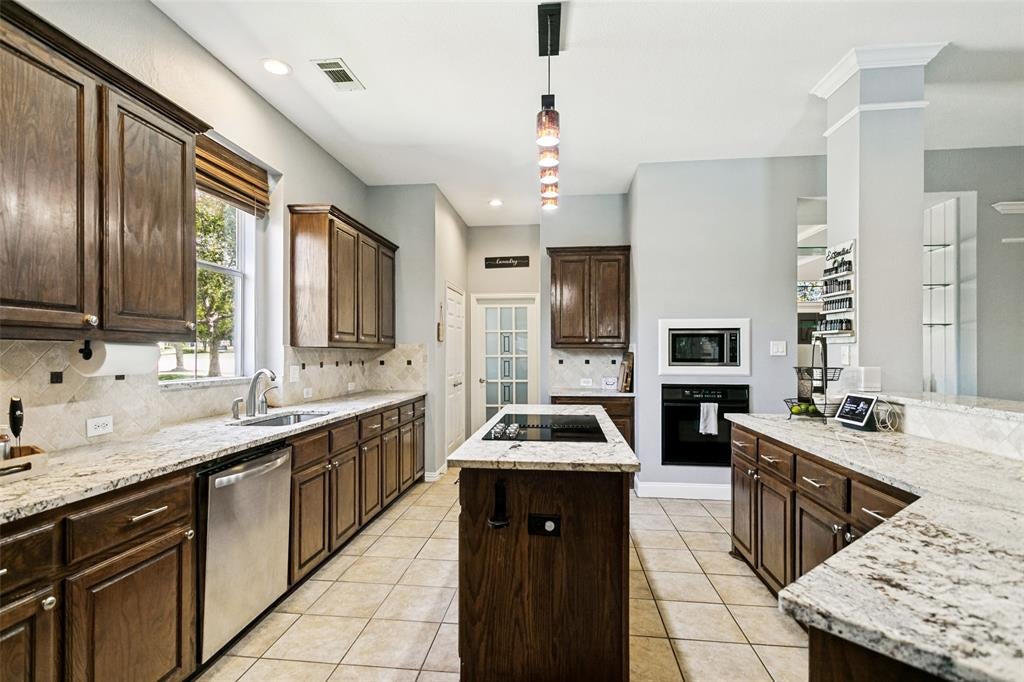 1702 Bluffview Lane