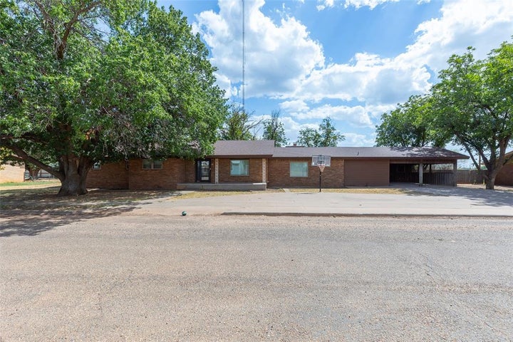 Photo 1 of 40 — 163 Williams Street, Jayton, TX 79528
