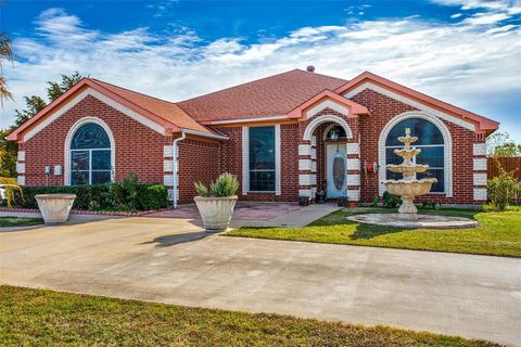 A home in Crowley