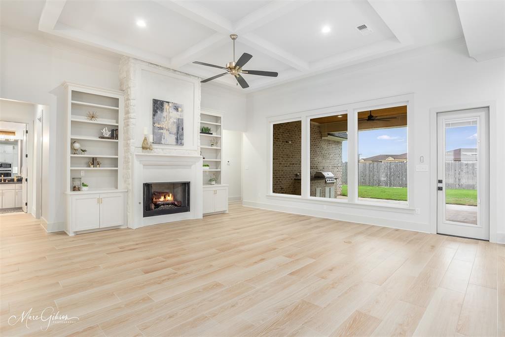 Bossier City, Louisiana 71111, United States, 4 Bedrooms Bedrooms, ,4 BathroomsBathrooms,Residential,Active,44660