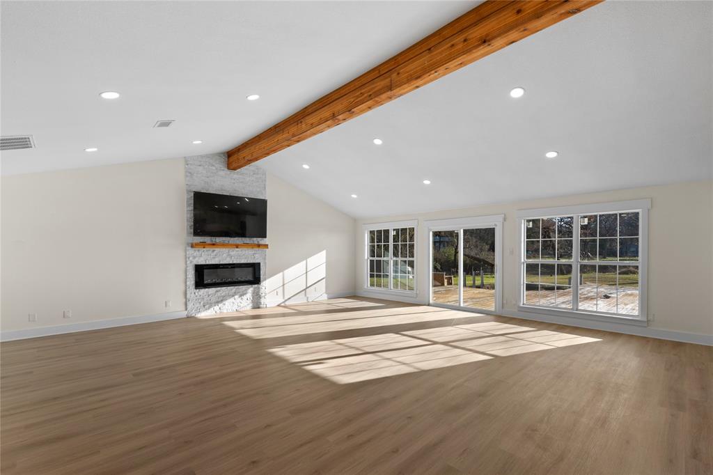 109 Arrow Way