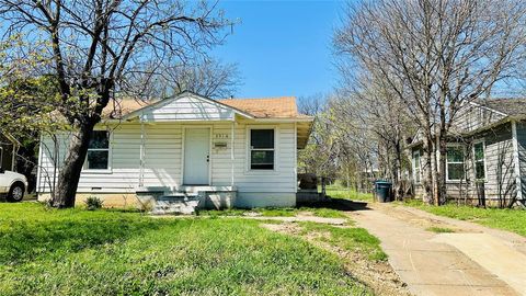 2016 Daniel Street Fort Worth TX 76104