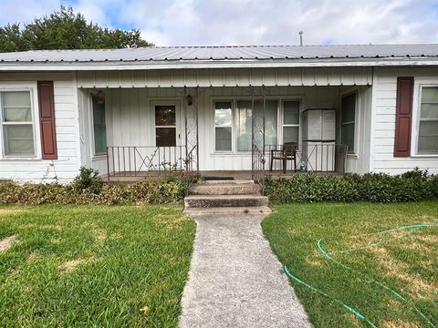 A home in Comanche