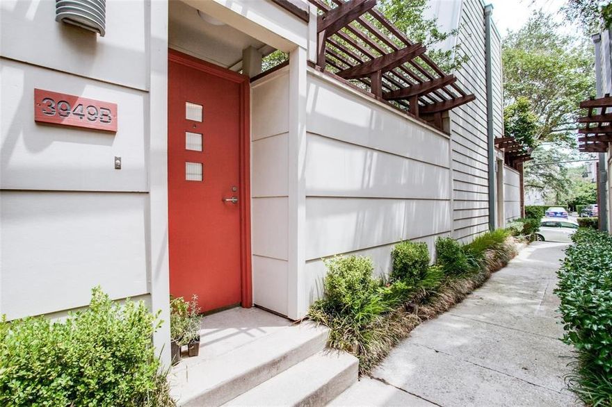 This soft contemporary 2 bedroom is located on the Katy Trail minutes from all the shopping and restaurants in the West Village and Knox. This condo features an open floor plan, hardwoods throughout, granite countertops, office nook and enclosed courtyard.  Recent updates include new HVAC, new electrical, expanded walk-in closet with custom built ins, designer wallpaper, and much more!