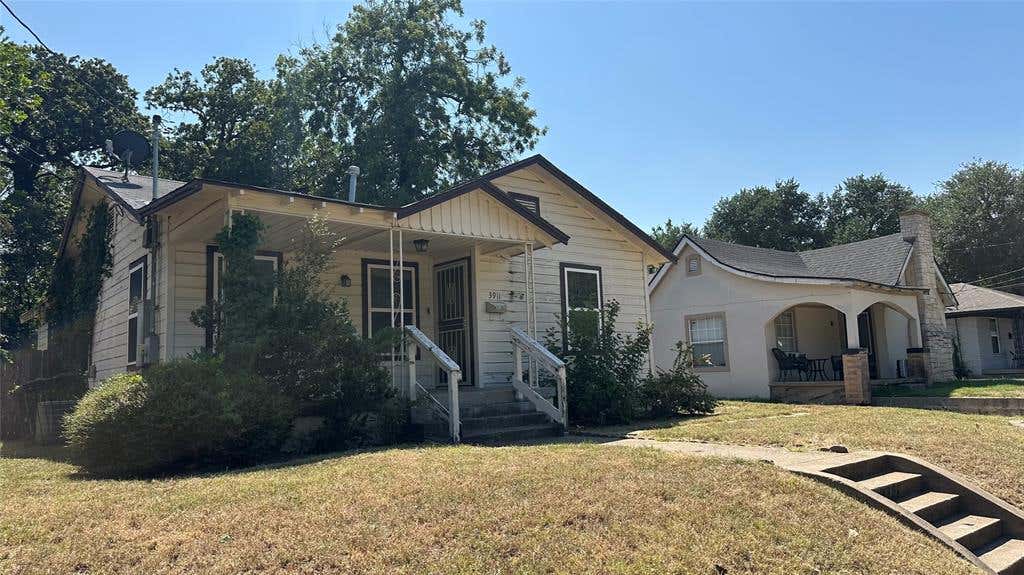 Photo of 3911 Kynard Street, Dallas, TX 75215 (MLS # 21349604)