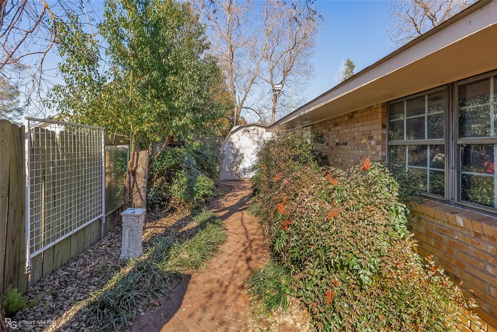 Shreveport, Louisiana 71115, United States, 4 Bedrooms Bedrooms, ,2 BathroomsBathrooms,Residential,Contingent,119803