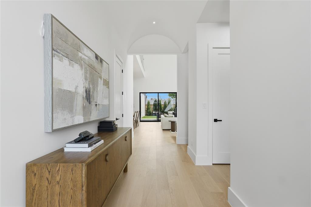 6038 Prospect Avenue