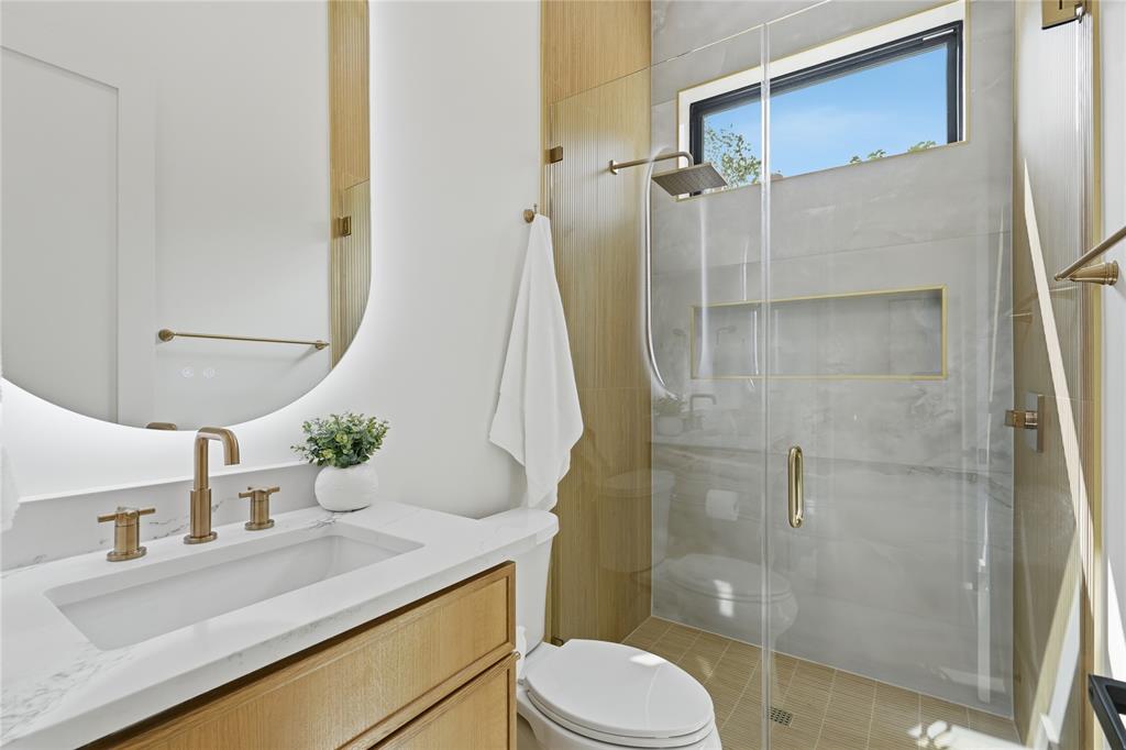 6038 Prospect Avenue