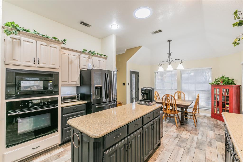 808 Majestic Oaks Court