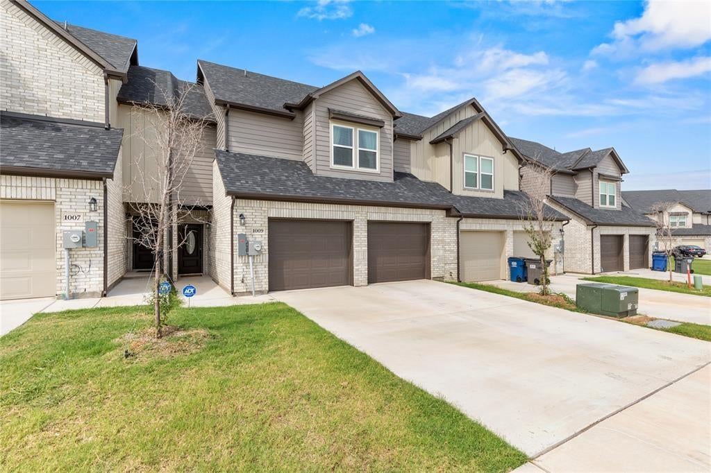 1009 Debby Court