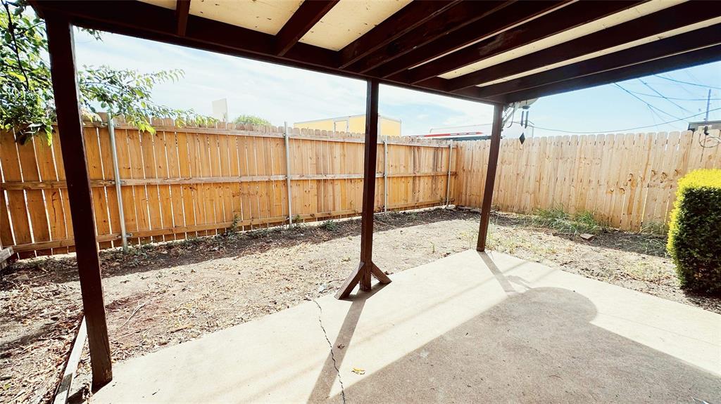 Las Brisas - Residential