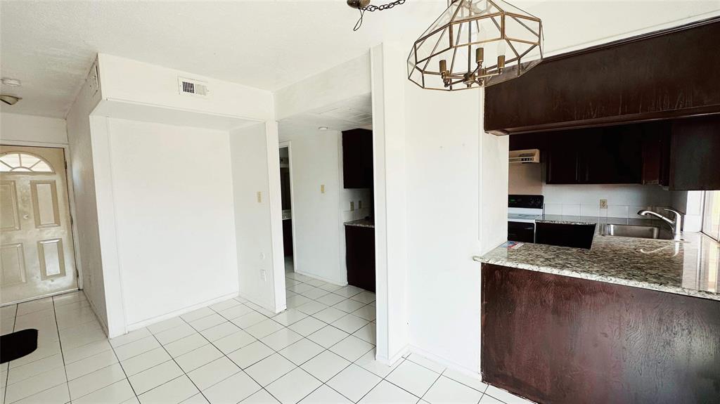 Las Brisas - Residential