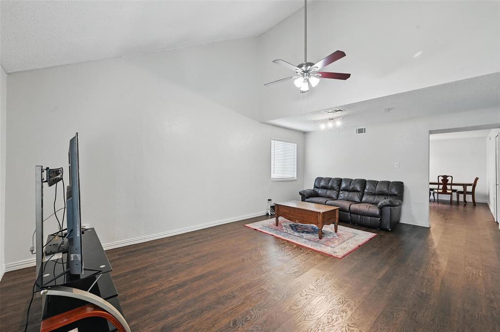 1231 Tiffany Lane