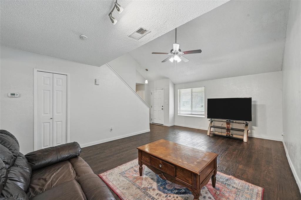 1231 Tiffany Lane