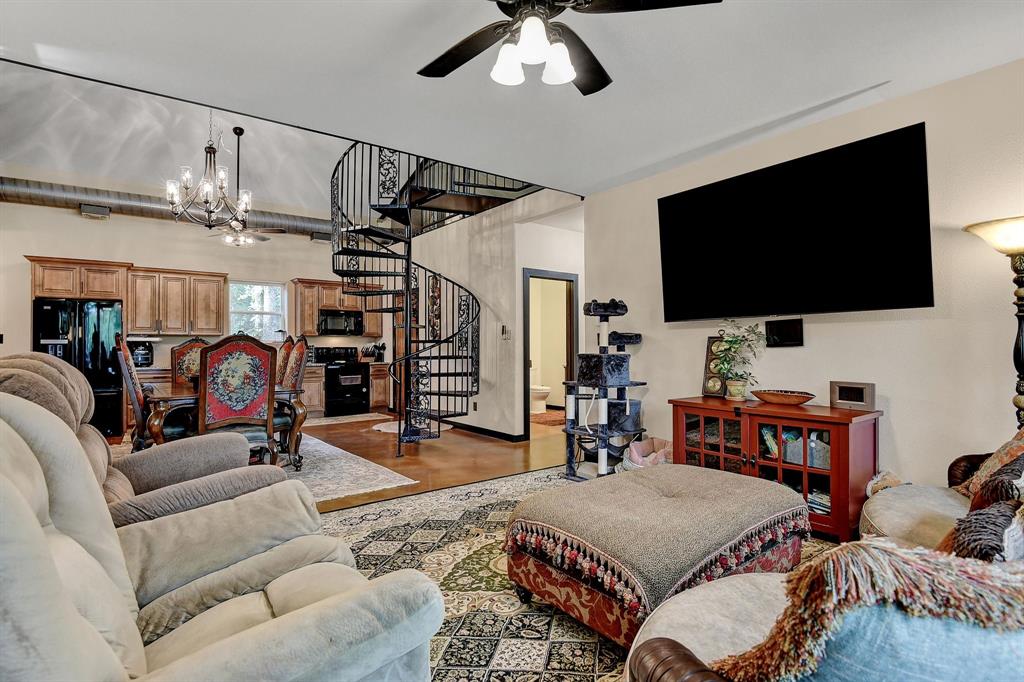 De Los Santos G - Residential Lease