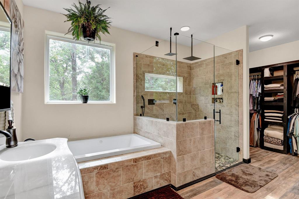 De Los Santos G - Residential Lease