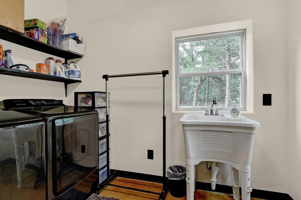 De Los Santos G - Residential Lease