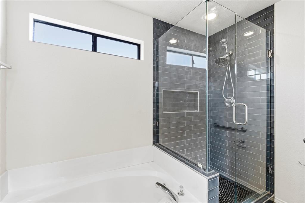 Boardwalk On The Pkwy Condos - Residential