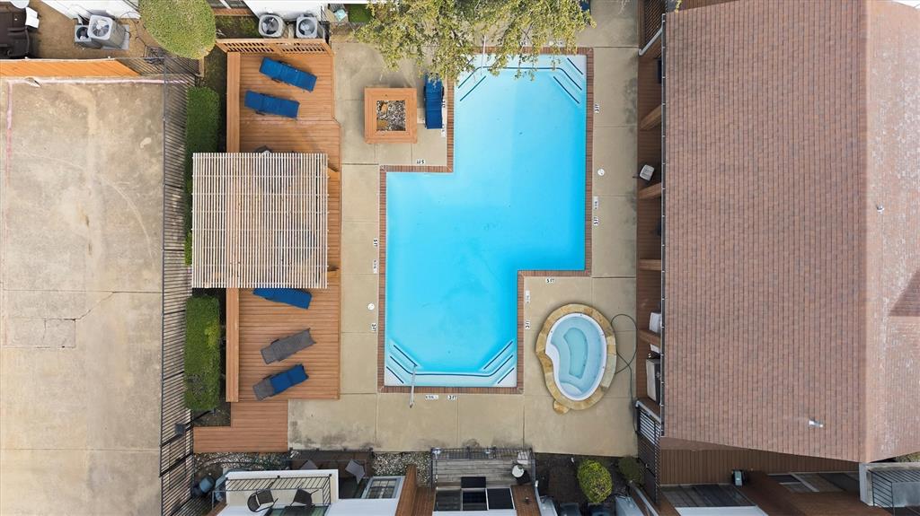 Boardwalk On The Pkwy Condos - Residential