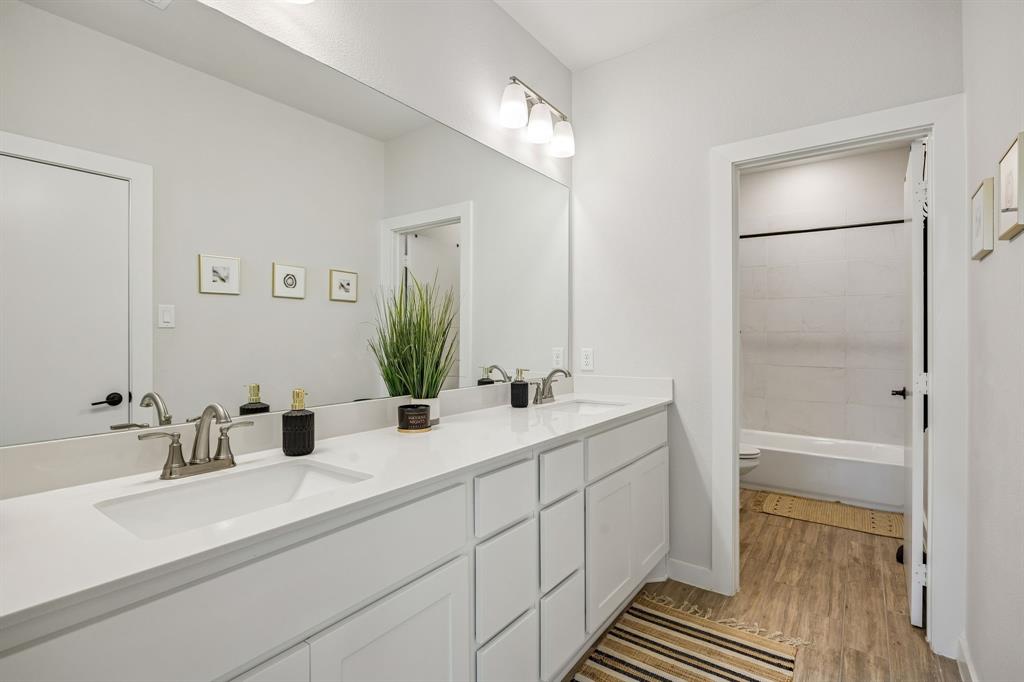 Fort Worth Ave Twnhms - Residential