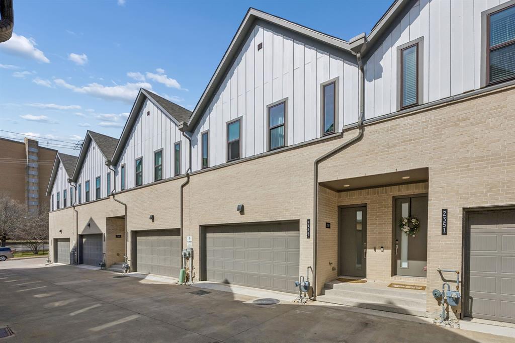 Fort Worth Ave Twnhms - Residential