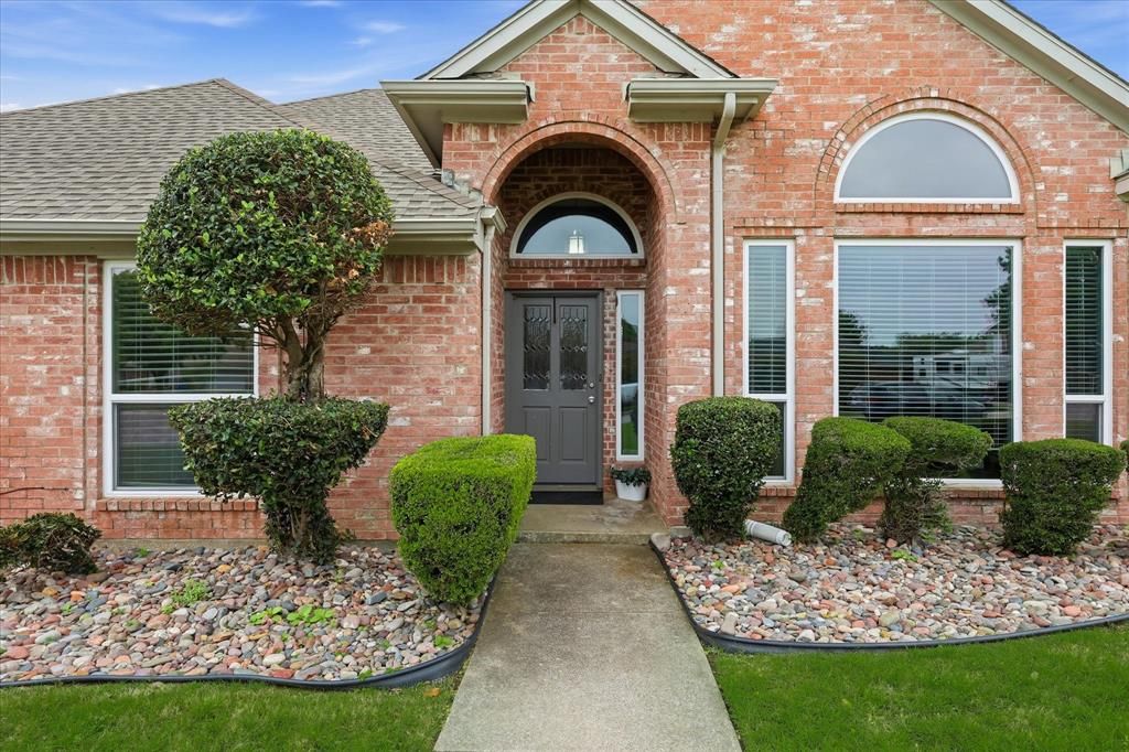Photo of 668 Park Lane, Highland Village, TX 75077 (MLS # 21240246)