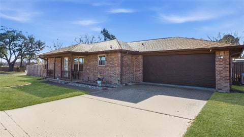 Photo of 221 PRIVATE ROAD 8774, Ben Wheeler, TX 75754 (MLS # 21385206)